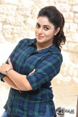 Poorna Interview About Jayammu Nischayammu Raa Movie
